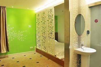 Guangzhou Weiba Hotel Екстер'єр фото